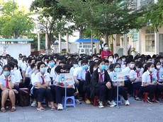 Học sinh Đà Nẵng hào hứng trong ngày trở lại trường