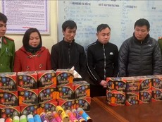 Video: Bắt giữ 5 đối tượng, thu gần 2 tạ pháo các loại