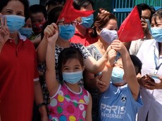 Video: TP.HCM có thêm điểm được gỡ phong tỏa, người dân vỡ òa