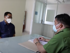 Video: Khởi tố ông Hồ Hữu Nhân, người xưng 'ban chỉ đạo quận 7'