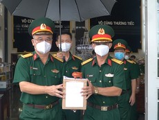 Video: Vượt ngàn cây số đưa tro cốt nạn nhân COVID-19 về cho thân nhân