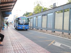 Video: Xe buýt hoạt động trở lại, chặng xe 20km chỉ có 6 lượt khách