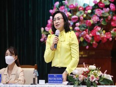 Video: Bà Phan Thị Thắng hứa vẫn hỗ trợ lương giáo viên
