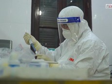 Video: Tất bật công tác xét nghiệm tại CDC Bắc Ninh lúc nửa đêm