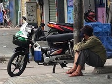 Video: TP.HCM ngày đầu thực hiện giãn cách xã hội theo Chỉ thị 16