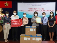 Video: 2 ngân hàng và 1 tập đoàn tặng TP.HCM 4 triệu bộ kit xét nghiệm COVID-19