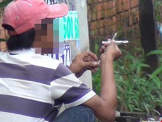 Clip: Công khai hút, chích ma túy giữa Sài Gòn