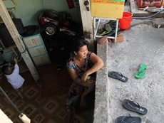 Clip: Người dân khổ sở khi sống ở 'nhà hầm'