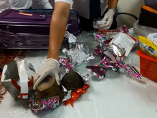 Clip:5 kg sừng tê giác nhập lậu bi bắt tại Tân Sơn Nhất