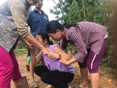 Không khí tang thương nơi 18 người bị đất đá vùi lấp