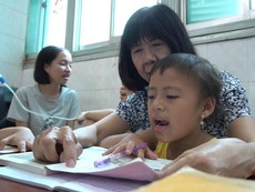 Lớp học trong bệnh viện của cô Kim Phấn