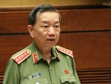 Bộ trưởng Tô Lâm đăng đàn trả lời chất vấn