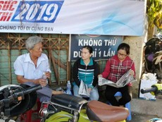 Phụ huynh lo lắng, nghỉ phép 'tháp tùng' thí sinh đi thi