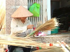 Xóm làm chổi đót hơn nửa thế kỷ: Còn chưa tới 10 hộ theo nghề