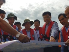 Lãnh đạo TP.HCM đến hiện trường chìm tàu 8.000 tấn