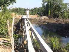Phạt 40 triệu vì tự ý xây cầu: Người trong cuộc nói gì?