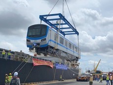 Video: Cận cảnh đoàn tàu metro số 1 đã về tới TP.HCM