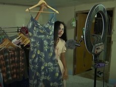 Hóa trang xác sống livestream bán hàng người chết