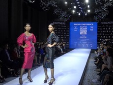Công Trí mở màn sự kiện thời trang được chờ đón nhất trong năm