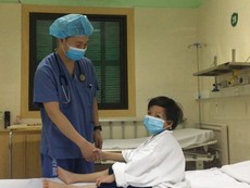 Video: Bệnh nhi ghép tim nhỏ tuổi nhất Việt Nam ra viện