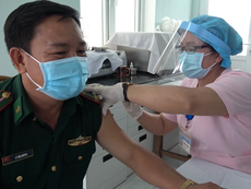 Tiêm vaccine COVID-19 cho 900 chiến sĩ biên phòng Tây Ninh