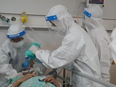 Video: BV Hồi sức COVID-19 tăng giường ICU để nhận bệnh nhân COVID-19 nặng