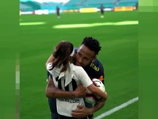 Xúc động fan nhí đặc biệt của Neymar