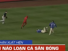 Siêu nhân đột nhiên xuất hiện gây náo loạn sân