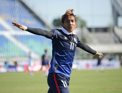 'Messi Cam' ghi bàn, Campuchia đặt một chân vào vòng trong