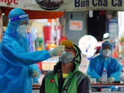 Một hãng công nghệ tập huấn để shipper tự xét nghiệm cho nhau