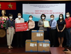 Techcombank tặng 2 triệu bộ kit test COVID-19 cho TP.HCM