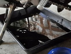 Cách thay nhớt xe máy tại nhà trong mùa dịch COVID-19 