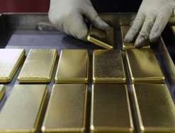 Giá xăng tăng cao sẽ đẩy giá vàng chạm mốc 50 triệu