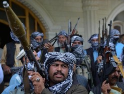 Nhân viên lãnh sự quán Nga sơ tán khỏi Afghanistan trước các cuộc giao tranh