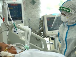 Video: 160 bệnh nhân nặng được điều trị tại bệnh viện hồi sức COVID-19 TP.HCM