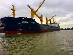  Đưa 3 thủy thủ tàu FAREAST HONESTY nhiễm COVID-19 vào bờ để chữa trị 