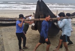 Thừa Thiên – Huế mưa to, người dân hạn chế ra đường từ 14 giờ chiều nay