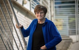 Chuyên gia bất mãn vì Nobel Y học bỏ qua người điều chế vaccine COVID-19