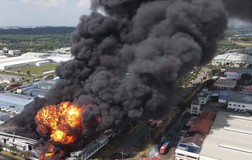 Đám cháy trong KCN ở Đồng Nai đã được khống chế, nhà máy bị thiêu rụi