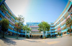 Một học sinh may mắn thoát nạn vì bị bỏ quên trên ô tô