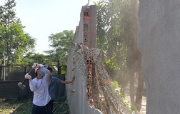 Vi phạm hành chính: Không thể cắt điện, nước