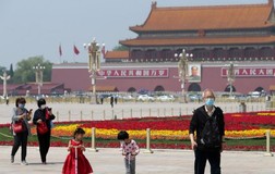 Bắc Kinh nới lỏng hạn chế, người dân đổ xô đặt vé du lịch