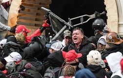 Mỹ: Tranh luận việc truy tố nhóm bạo loạn Điện Capitol