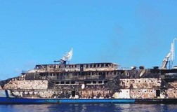 Cháy tàu ở Indonesia, 200 người nhảy xuống biển thoát thân