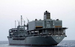 Tàu lớn nhất của hải quân Iran cháy, chìm gần eo biển Hormuz