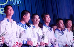 “Đón sinh nhật cùng đồng đội con rất vui, ba mẹ đừng lo nhé!“