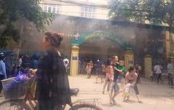 Bộ đội lao vào trường mầm non đang cháy cứu 300 học sinh