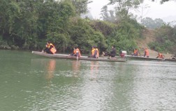 Hiệu trưởng 1 trường tiểu học nhảy xuống sông Lam mất tích