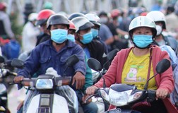 1.000 người từ miền Nam chạy xe máy về quê qua Nghệ An 