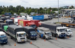 Xe chở hàng vẫn ùn ứ ở Cần Thơ sau chỉ đạo của Bộ trưởng Bộ GTVT